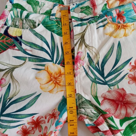 Zara TRF Collection Toucan Tropical high waisted mom fit Jeans - Size 4 - Picture 5 of 9